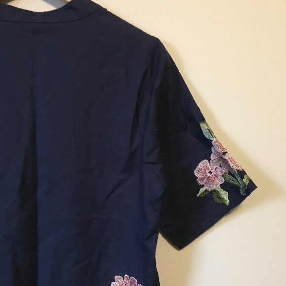 Queen Tunic Floral Embroidered Rhinestone & Rose Buttons Top - Picture 8 of 16